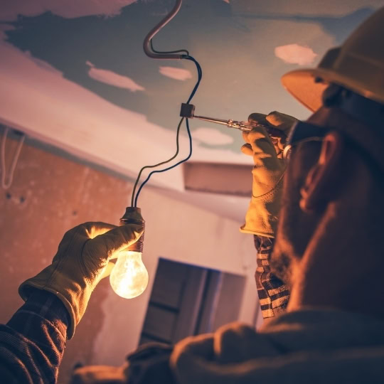 Hauppauge Electrocution Accidents • Liga De Justicia Injury Lawyers in Long Island