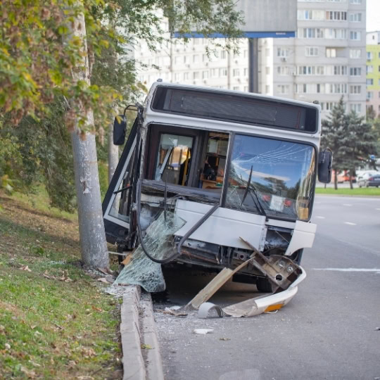 Hauppauge Bus Accidents • Liga De Justicia Injury Lawyers in Long Island