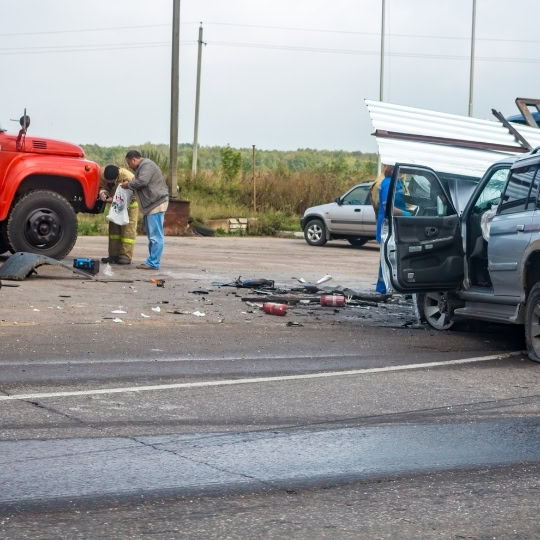 Hauppauge Distracted Driver Accidents • Liga De Justicia Injury Lawyers in Long Island