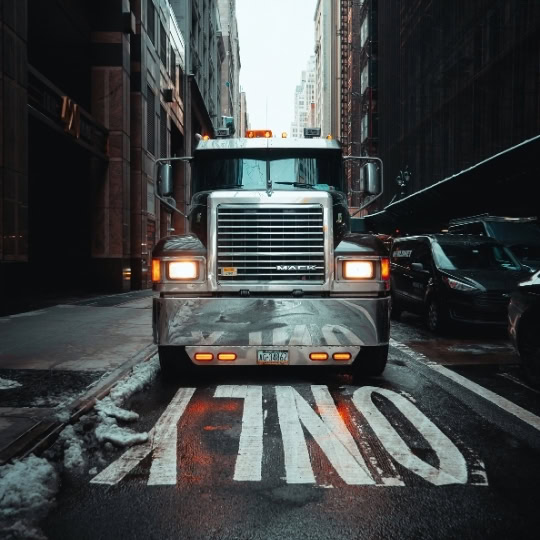 New York Truck Accidents • Liga De Justicia Injury Lawyers